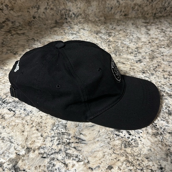 PSG Paris Saint-Germain Essential Crest Cap - Black - Picture 3 of 8